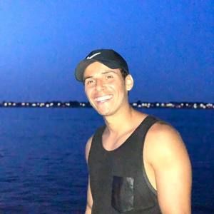 Meet your Posher, Oualid